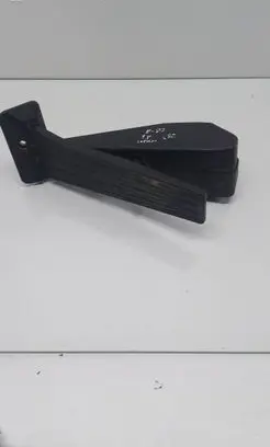 BMW 1 E81 E87 Accelerator throttle pedal 6786589 00937920