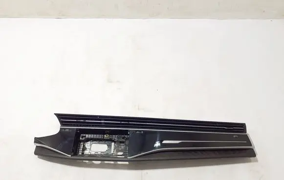 Audi Q8 Dashboard air vent grill cover trim 4M8820902D