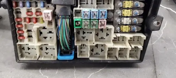 Ford Focus C-MAX Fuse box set 518804000