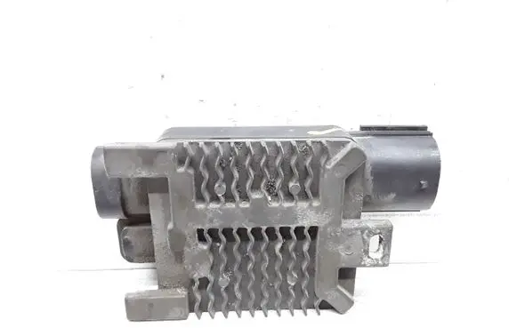 Volvo V60 Coolant fan relay 940009301