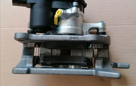 Audi A4 S4 B7 8E 8H Front brake caliper 8K5