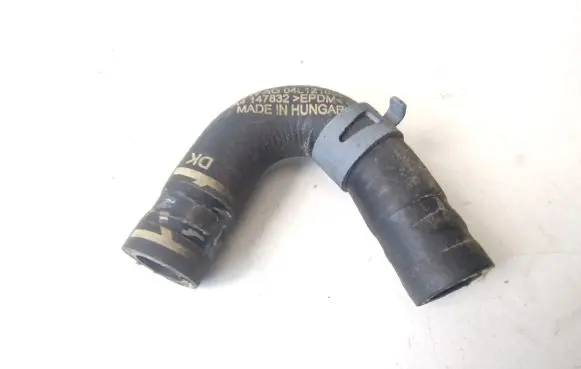 Volkswagen Golf VII Engine coolant pipe/hose 04L121058F