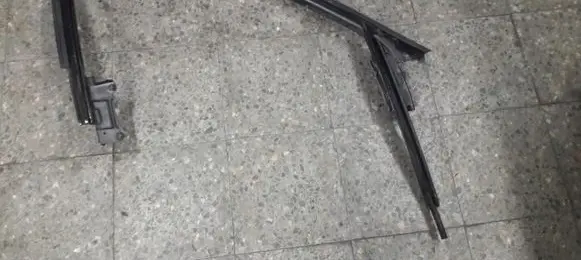 Audi 80 90 S2 B4 Front door window/glass frame 