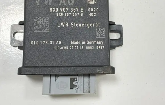 Audi A8 S8 D3 4E Light module LCM 8X0907357 8X0907357E 8X0907357B