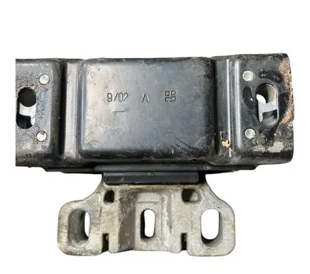 Engine mount bracket
