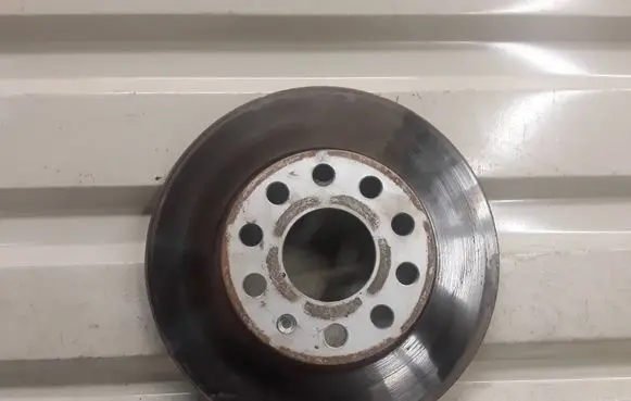 Volkswagen Golf VI Rear brake disc 