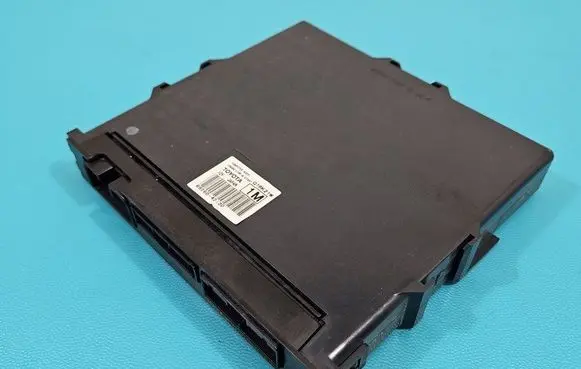 Toyota RAV 4 (XA40) Central body control module 89260-42120 IMPRK1484883