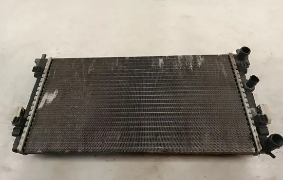 Volkswagen Polo V 6R Coolant radiator R3570001 0475018 6R01212530