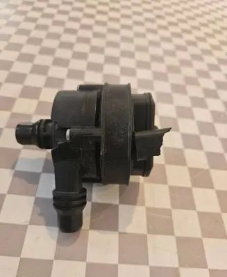 BMW 5 G30 G31 Electric auxiliary coolant/water pump A0005001486 9147359