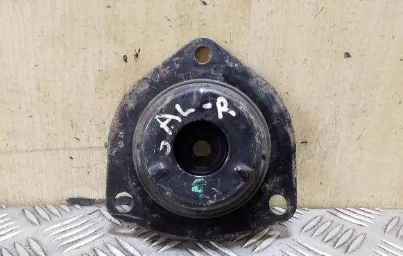 Nissan X-Trail T30 Front shock absorber mounting bracket 