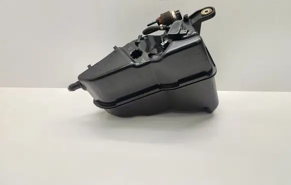 BMW 5 G30 G31 G38 AdBlue liquid reservoir 7381415 16197381415 11564310