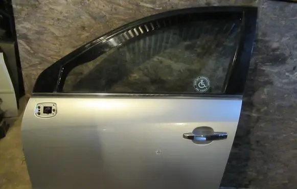 Opel Antara Front door