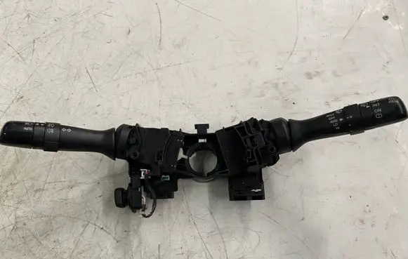 Lexus RX 330 - 350 - 400H Indicator stalk 173832