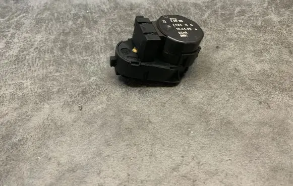 BMW 5 E60 E61 Intake manifold valve actuator/motor 6942989