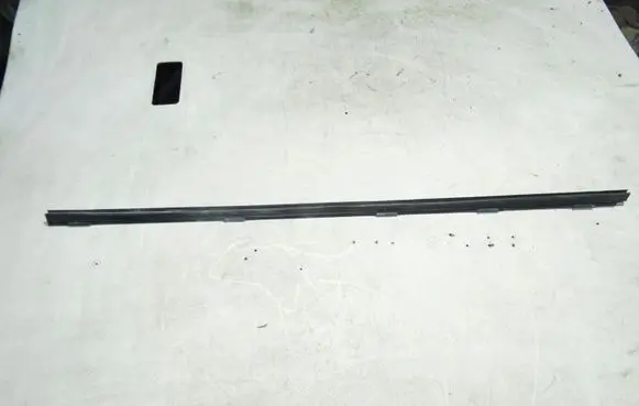 BMW 8 E31 Front door trim (molding) 51211970061 1970061