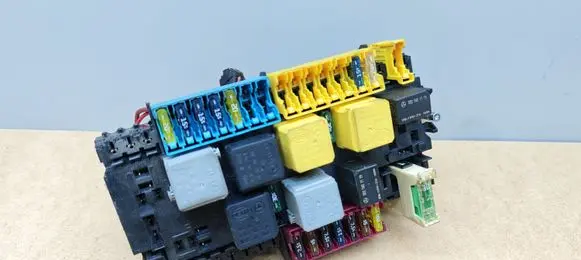 Mercedes-Benz ML W166 Fuse box set A1669060193