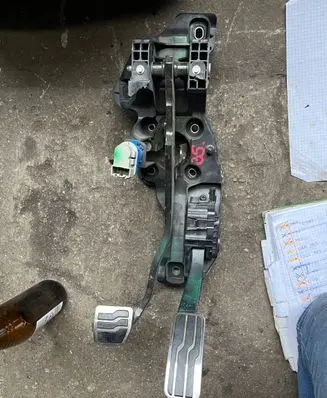 Ford Mondeo MK V Pedal assembly FG9C7B633ZJC