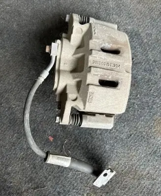 Ford Mustang VI Front brake caliper FR3C2011FH 1213B19 433117000