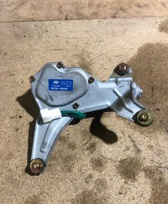 Hyundai Santa Fe Rear window wiper motor 987002B000