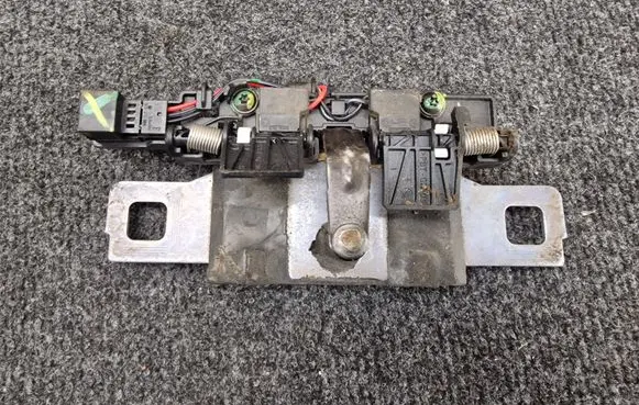 Audi Q7 4M Trunk lock loop 80A827507