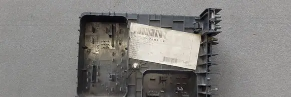 Volkswagen Touran I Fuse module 1K0937124K