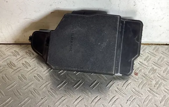 Lexus RX 450H Fuse box cover 8266248400 826620E280