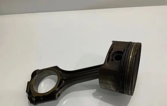 Mercedes-Benz E W211 Piston with connecting rod