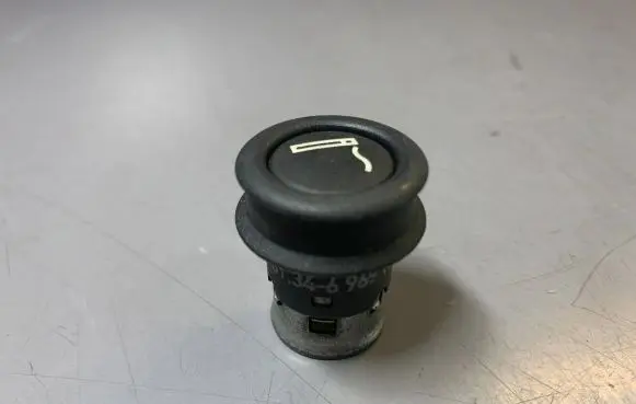 BMW 5 E60 E61 Cigarette lighter 6969134