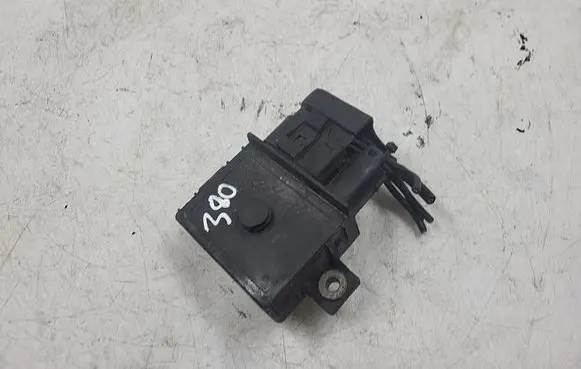 BMW 3 E46 Glow plug pre-heat relay 