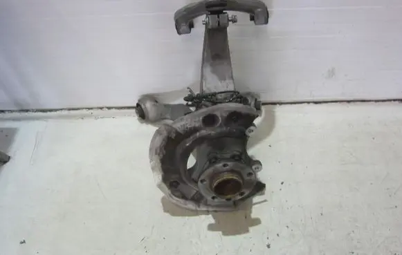 BMW 6 F12 F13 Front wheel hub spindle knuckle 6775769