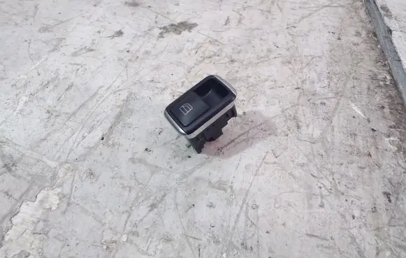 Mercedes-Benz CLA C117 X117 W117 Electric window control switch A2049058102 10023289 10075074