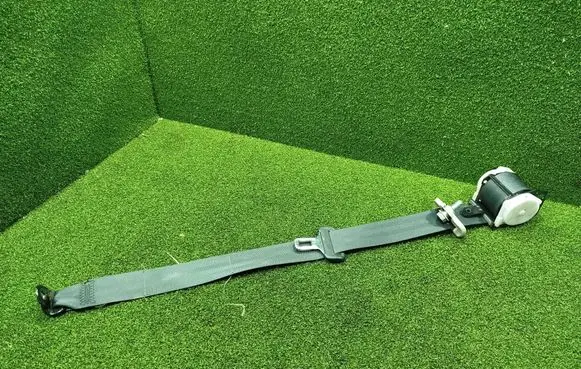 Mitsubishi Pajero Rear seatbelt 0429072 TKABOEN234 DN092
