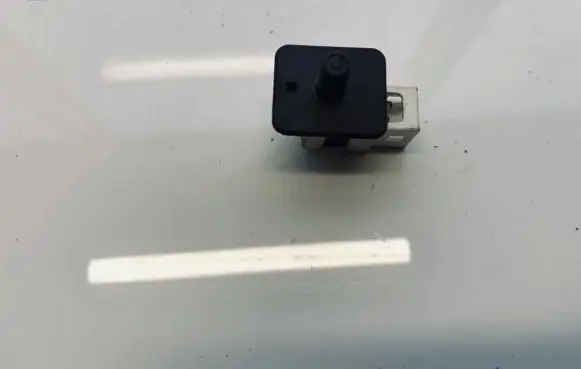 Chrysler Crossfire Front door sensor coupe 2026209410