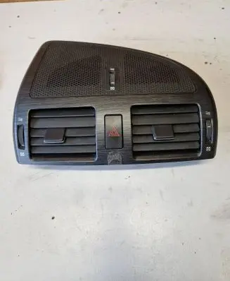 Toyota Avensis T270 Dash center air vent grill 5567005090