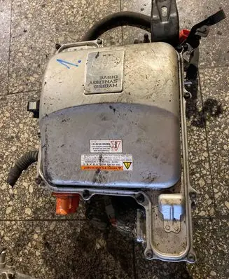 Toyota Prius (XW20) Voltage converter inverter 
