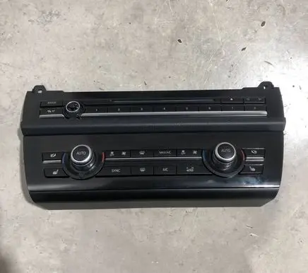 BMW 5 F10 F11 Climate control unit 6824207 682420701