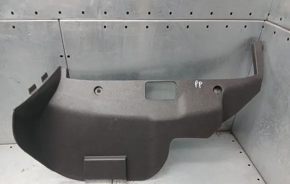 Volvo V70 Engine splash shield/under tray