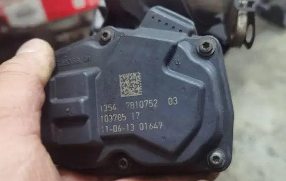 Mini Cooper Countryman R60 Throttle valve 10378517 70836904 7810752