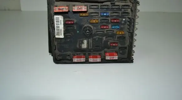 Volkswagen PASSAT B6 Fuse module 3C0937125