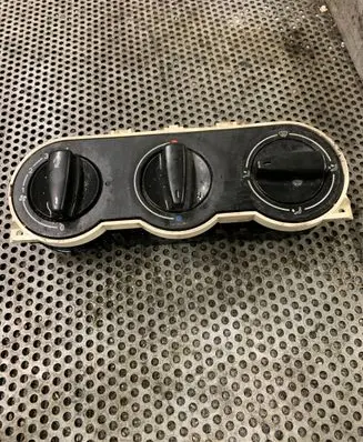 Volkswagen II LT Climate control unit 650578D 7503