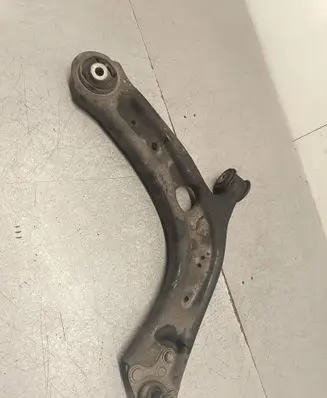 Volkswagen PASSAT B8 Front lower control arm/wishbone