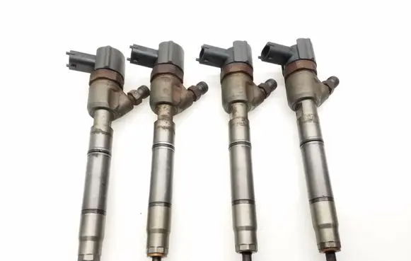 Hyundai i30 Fuel injectors set 338002A900