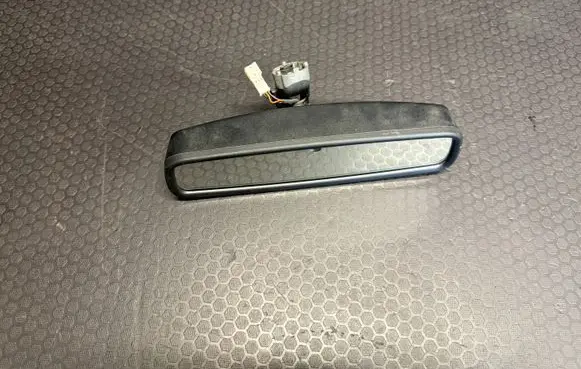 Rear view mirror (interior)