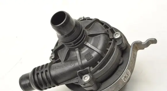 BMW 3 G20 G21 Water pump 8651287