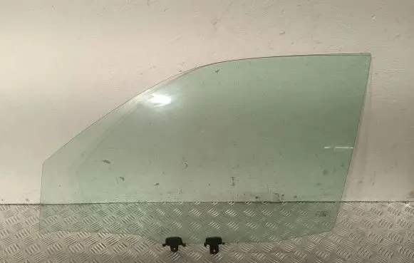 Nissan X-Trail T30 Front door window glass four-door 803018H300 803018H30A