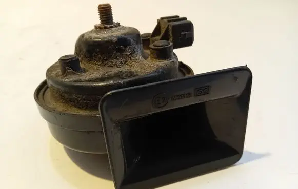 Audi A4 S4 B5 8D Horn signal 0092018