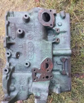 Volkswagen Golf II Engine block 068103021