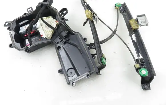 Seat Leon (1P) Front door window regulator with motor 1P0837401E 1K0959793M