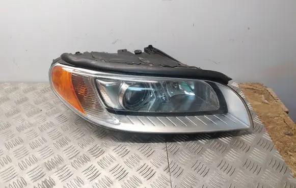 Volvo S80 Headlight/headlamp 30796130