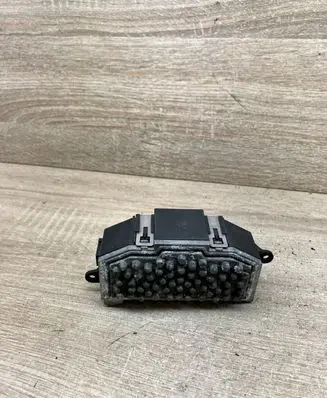 Volkswagen PASSAT B6 Heater blower motor/fan resistor 3C0907521 987651G F011500002